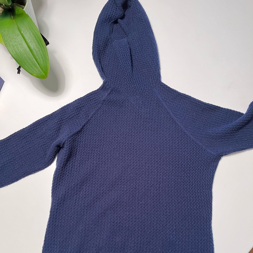 EUC Patagonia merino wool hoody base layer Sz M